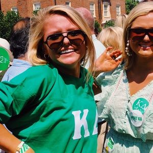 Meet your Posher, Caroline